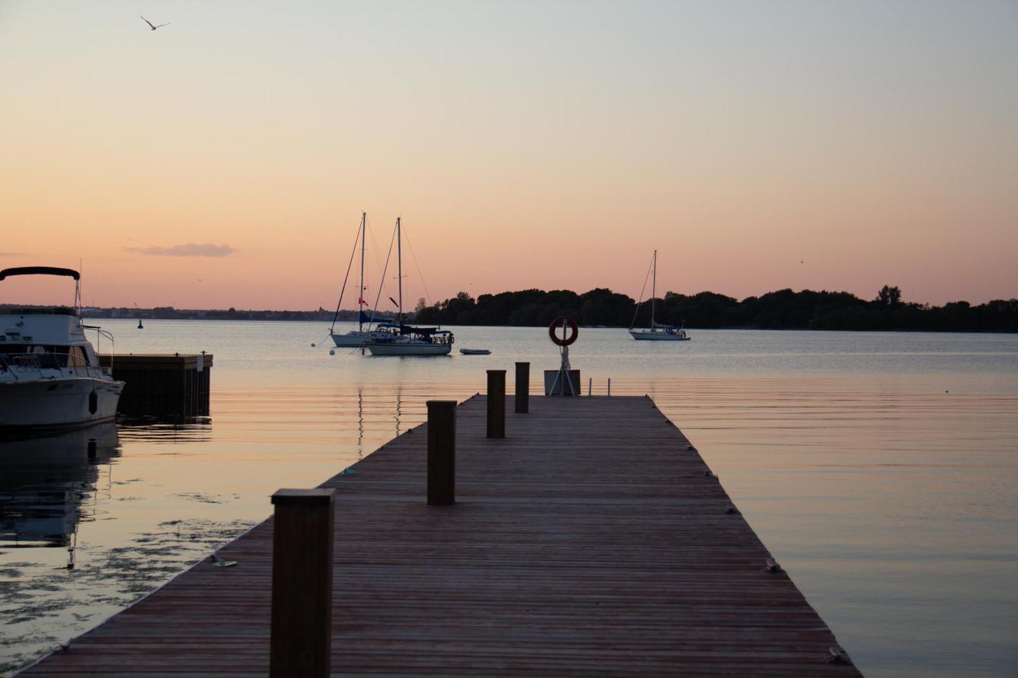 Hotel Wolfe Island Marysville Εξωτερικό φωτογραφία