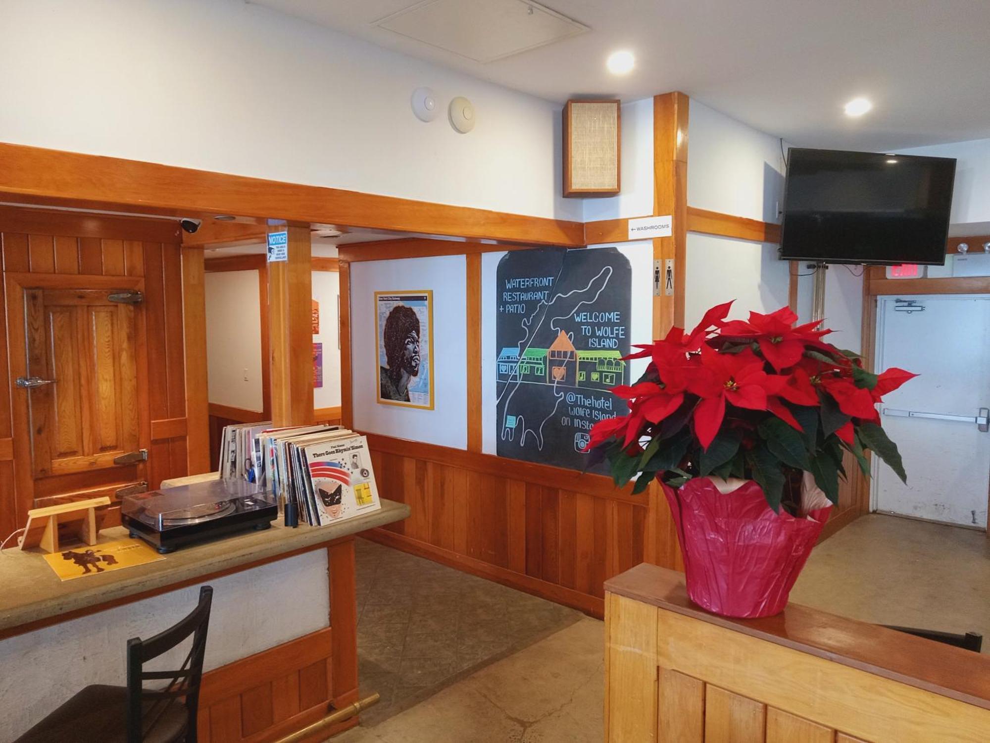 Hotel Wolfe Island Marysville Εξωτερικό φωτογραφία